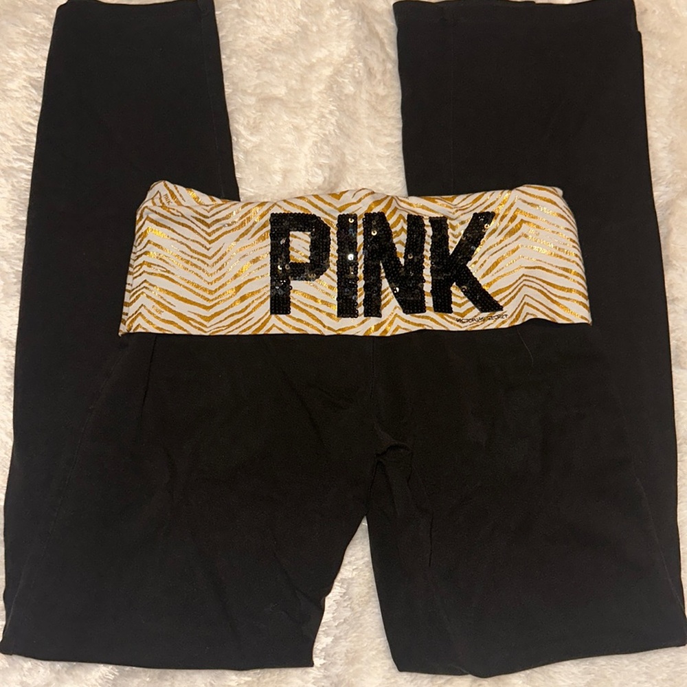 PINK YOGA PANTS
